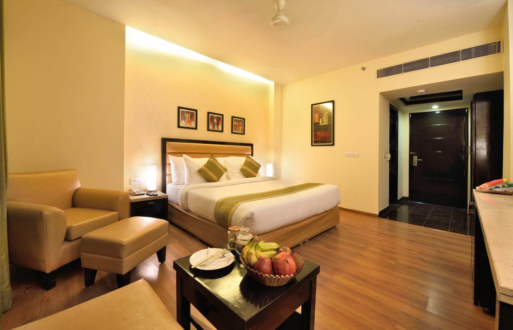 Glitz Westend Inn Nueva Delhi Exterior foto