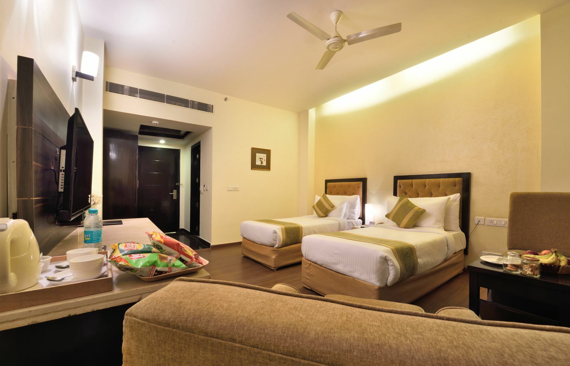 Glitz Westend Inn Nueva Delhi Exterior foto